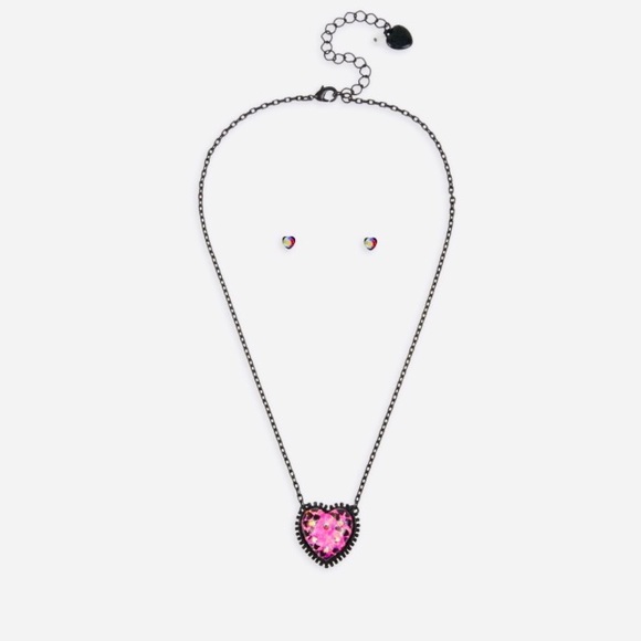 New Betsey Johnson Heart Pendant & Earrings Set - Picture 5 of 15